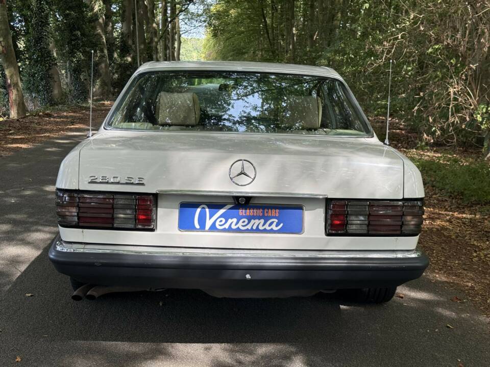 Immagine 5/20 di Mercedes-Benz 280 SE (1983)
