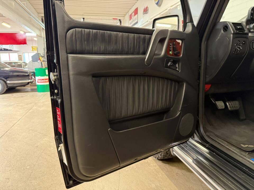 Image 5/22 de Mercedes-Benz G 55 AMG Kompressor (LWB) (2005)