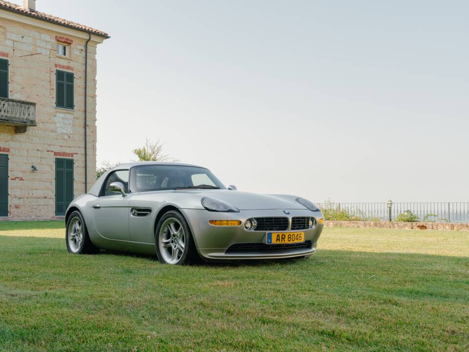 Image 22/185 of BMW Z8 (2001)