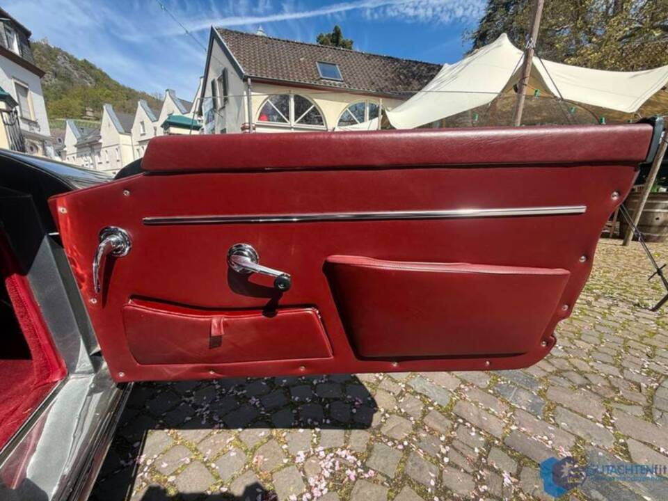 Bild 75/98 von Alfa Romeo 2000 Spider (1960)