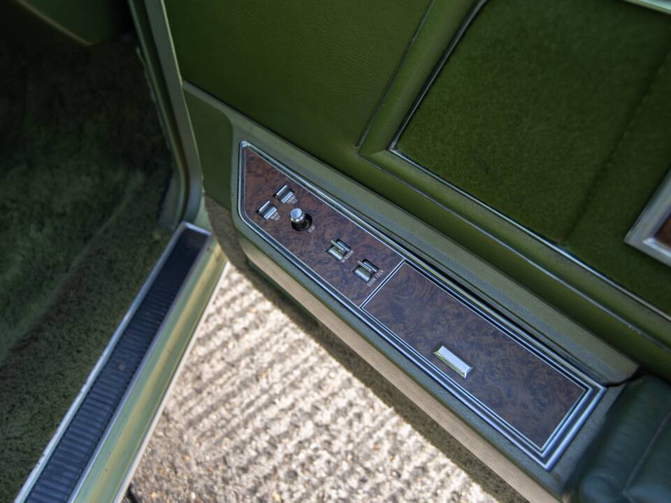 Bild 20/34 von Lincoln Continental Mark IV (1975)