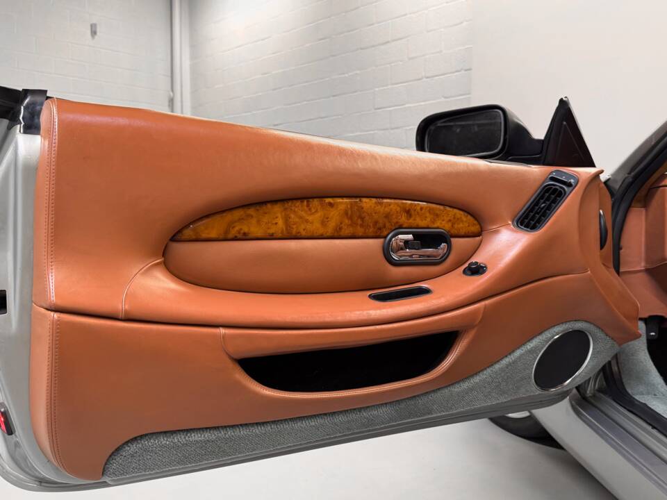 Bild 24/26 von Aston Martin DB 7 Vantage Volante (2003)