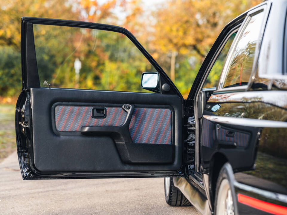 Image 21/50 of BMW M3 Sport Evo (1990)