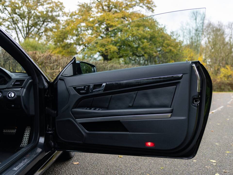 Bild 29/44 von Mercedes-Benz E 500 (2010)