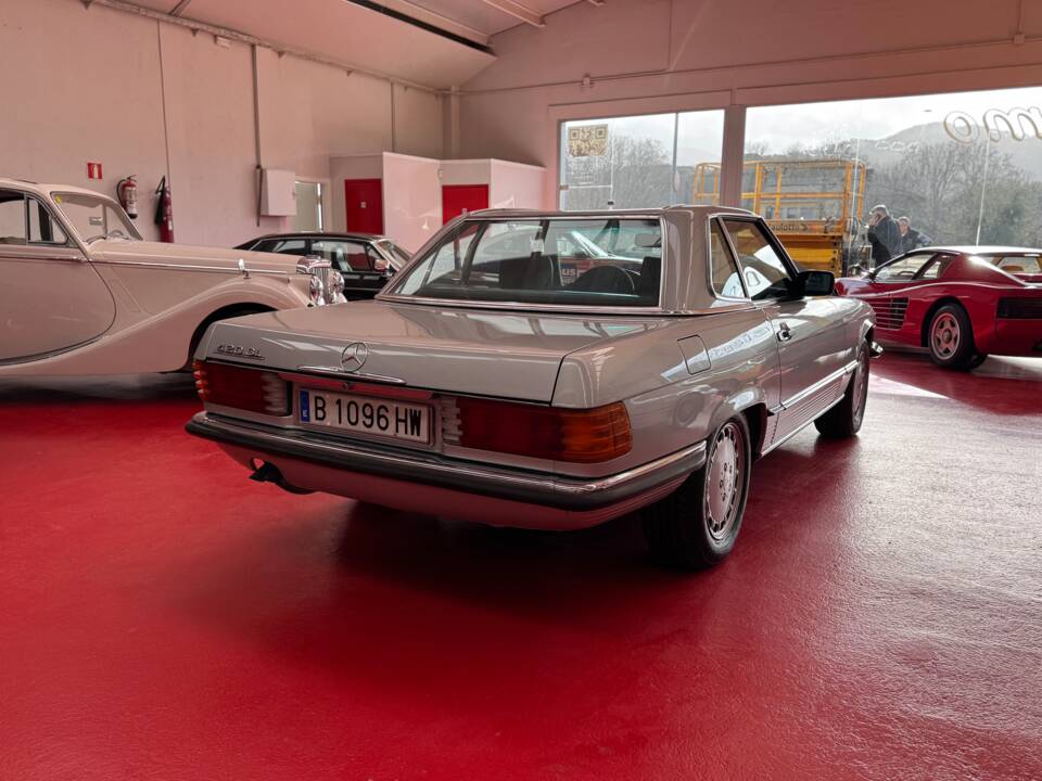 Image 18/34 of Mercedes-Benz 420 SL (1987)