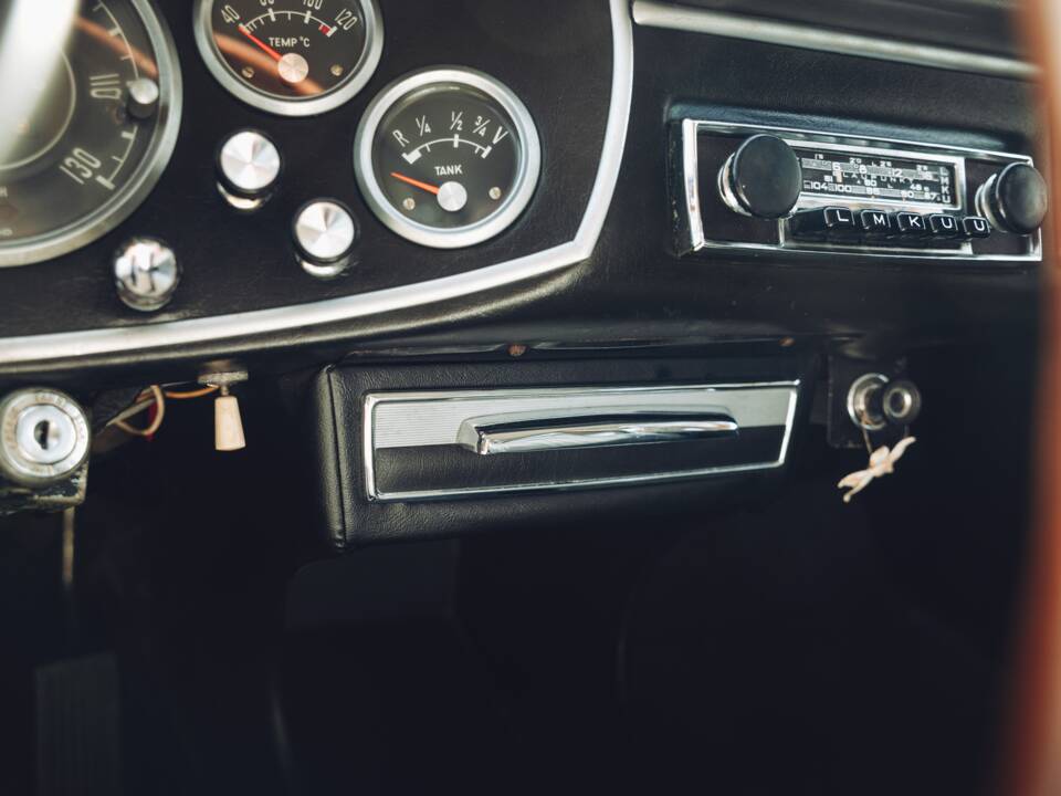 Bild 50/70 von BMW 1600 GT (1967)