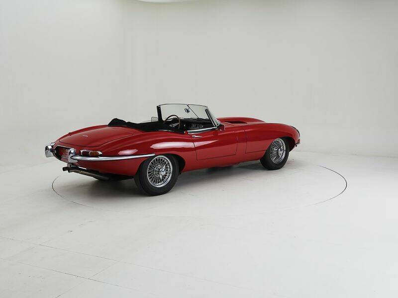 Image 2/15 de Jaguar E-Type "Lightweight" (1963)