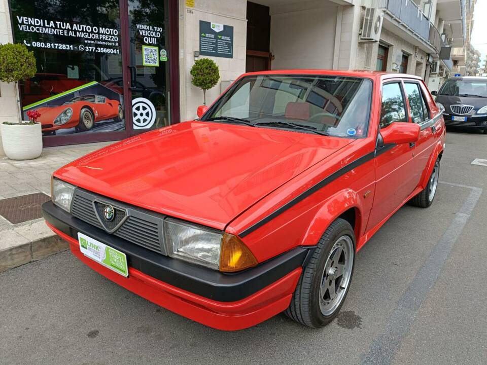 Image 32/42 of Alfa Romeo 75 1.8 (1991)