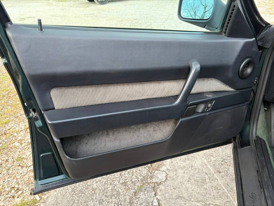 Image 26/30 of Alfa Romeo 164 2.0 (1992)