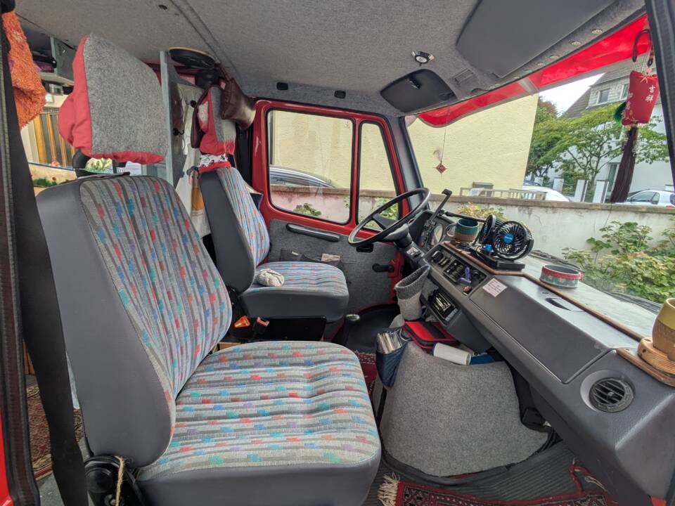 Immagine 7/29 di Mercedes-Benz T1 310 (1993)
