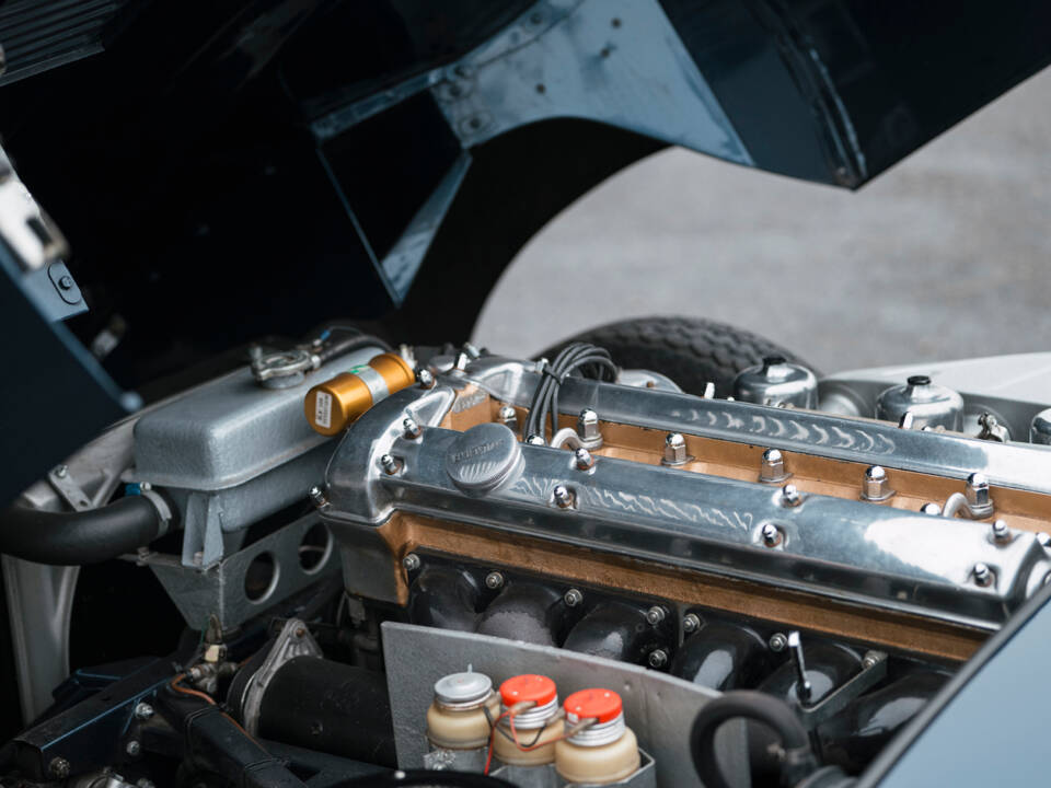 Image 18/21 of Jaguar E-Type 3.8 Flat Floor (1961)