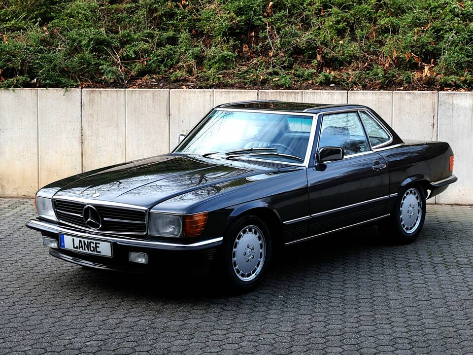 Immagine 7/43 di Mercedes-Benz 300 SL (1987)