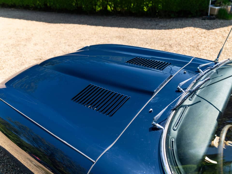 Image 37/86 de Jaguar E-Type (1967)