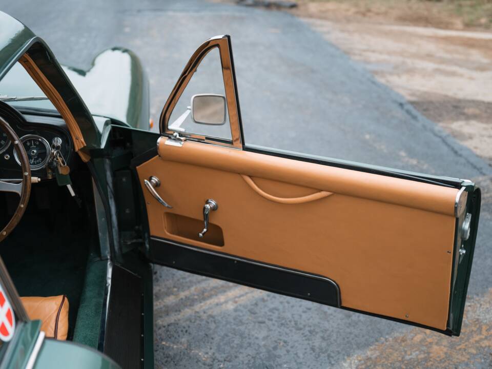 Image 16/31 of Aston Martin DB 2/4 Mk III (1958)