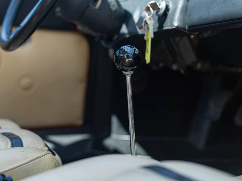 Image 34/50 de Ferrari Dino 246 GT (1971)