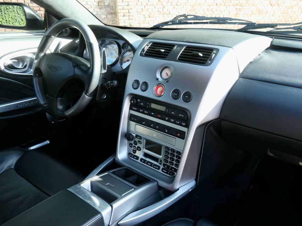 Image 37/50 of Aston Martin V12 Vanquish (2003)