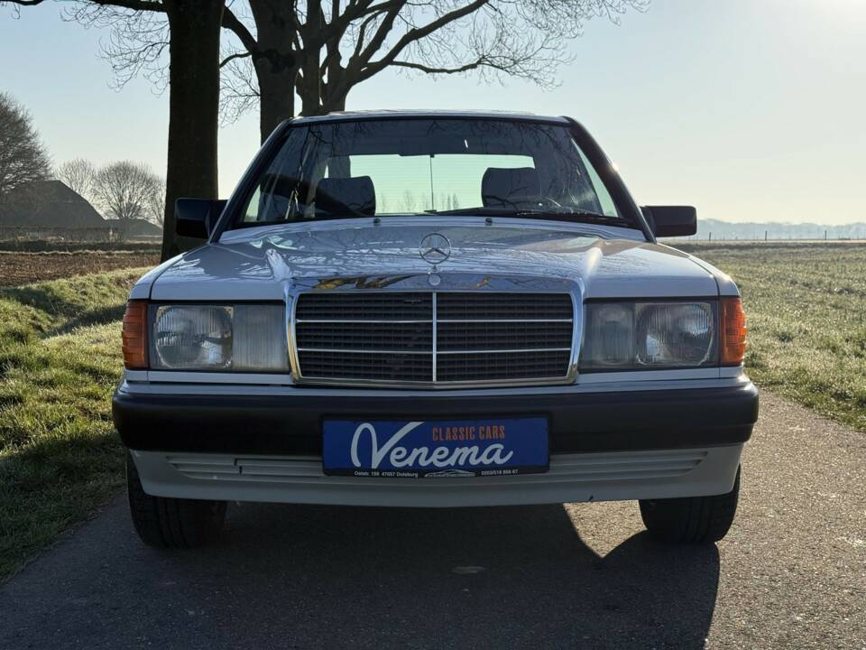 Bild 2/21 von Mercedes-Benz 190 E 1.8 (1990)