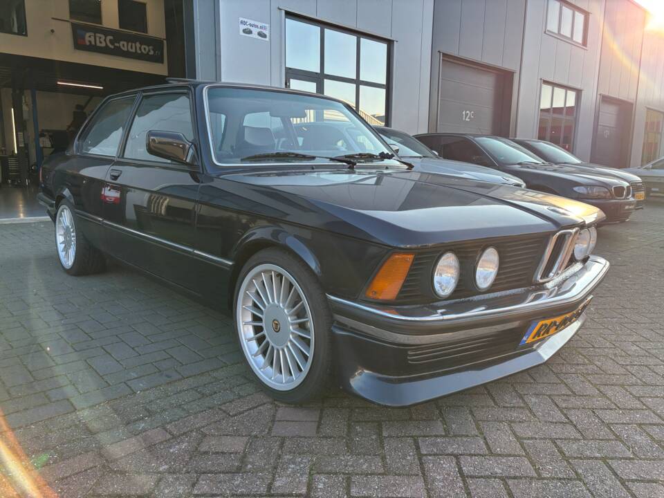 Image 3/28 of BMW 323i (1982)