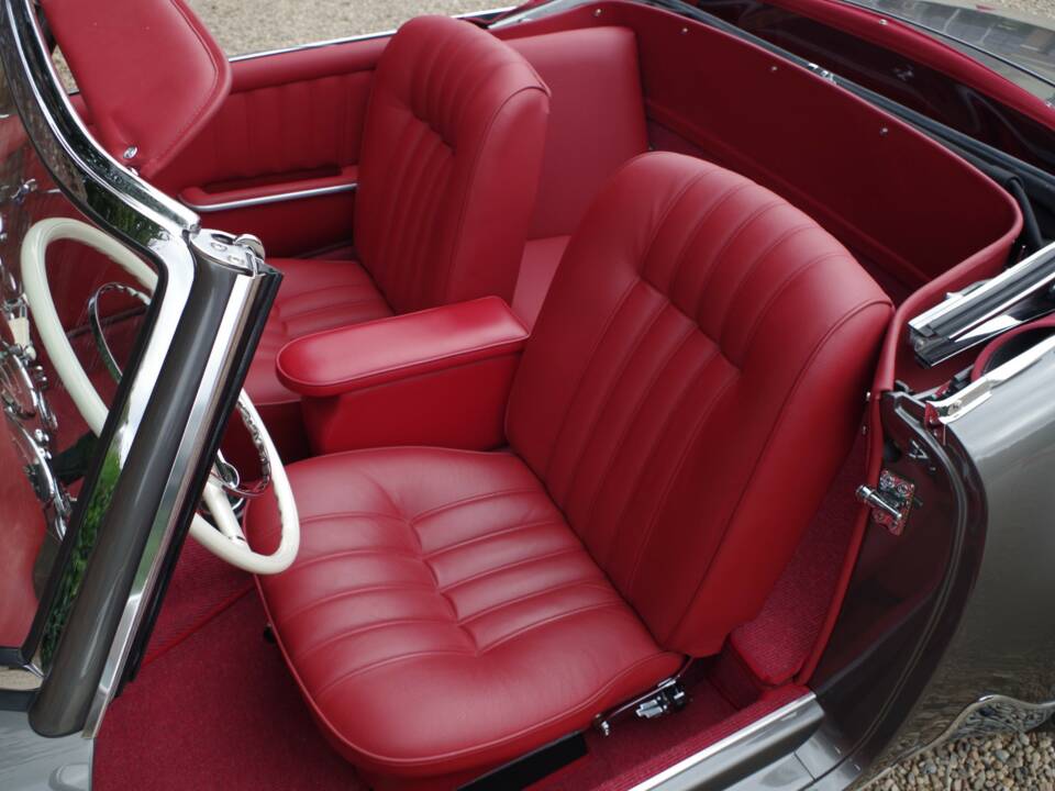 Image 11/50 of Mercedes-Benz 190 SL (1959)