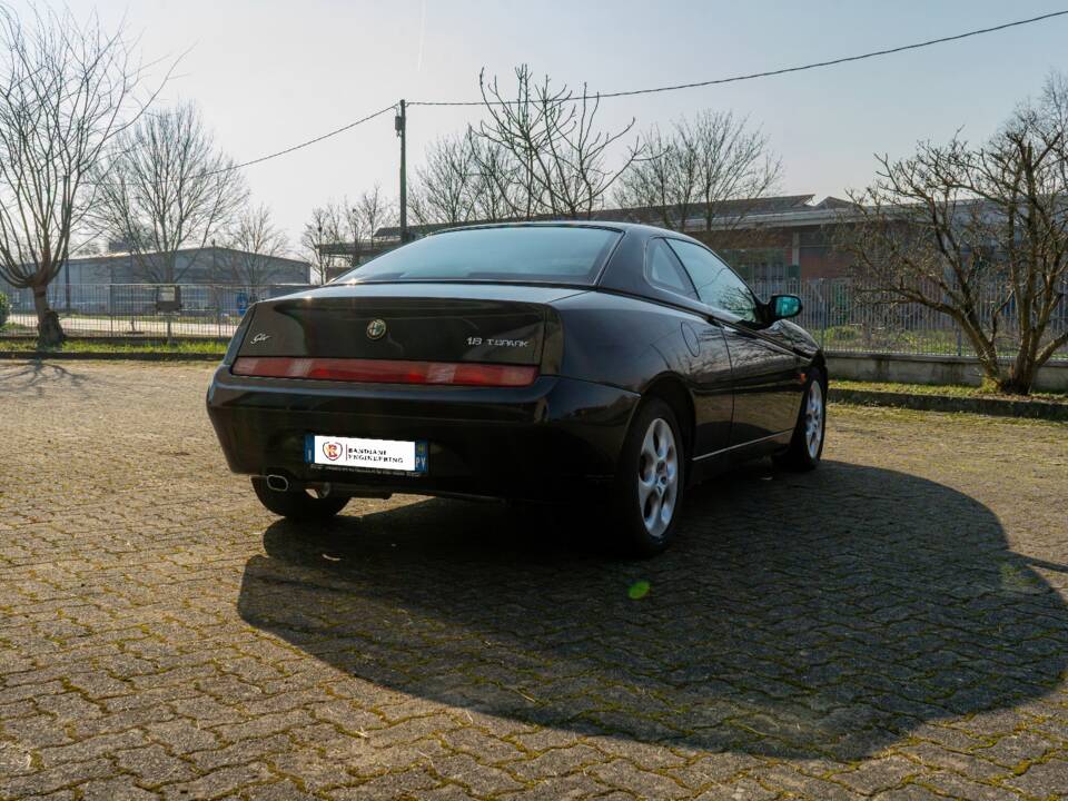 Immagine 5/8 di Alfa Romeo GTV 1.8 Twin Spark (1999)