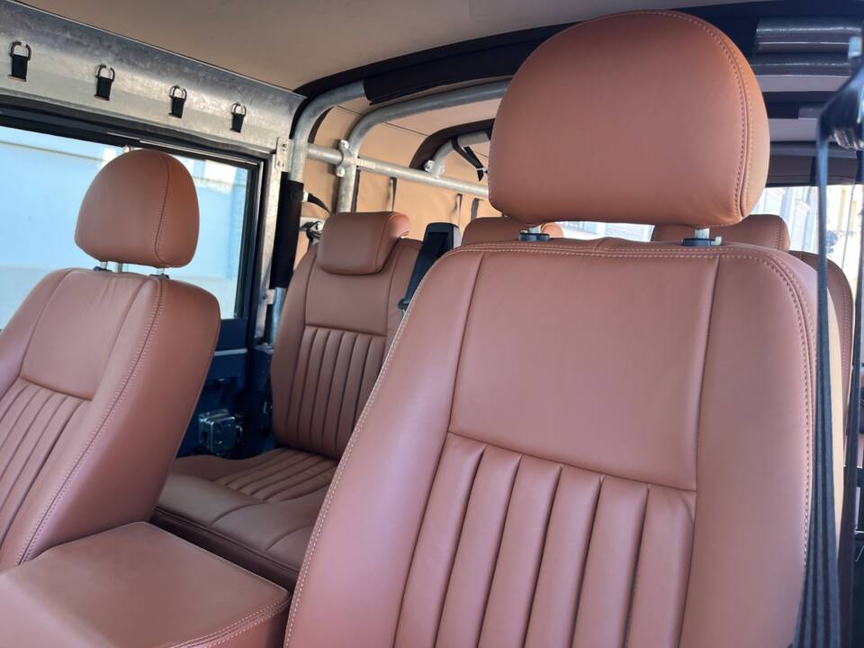 Bild 36/100 von Land Rover Defender 110 (2014)