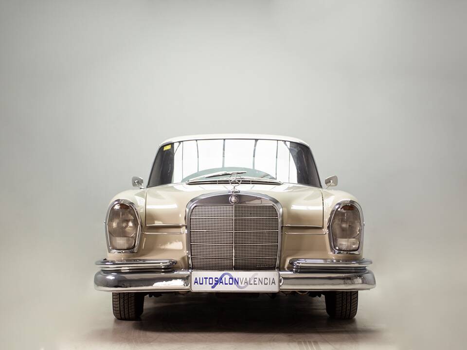 Imagen 2/32 de Mercedes-Benz 220 SE b (1965)