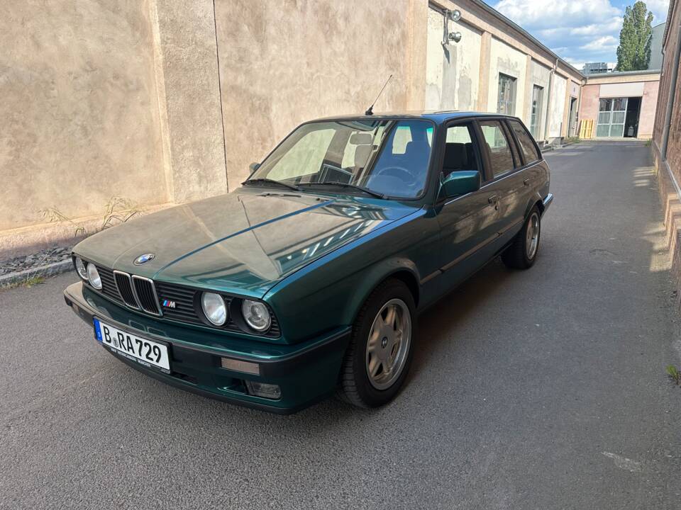 Image 4/23 of BMW 325i Touring (1993)