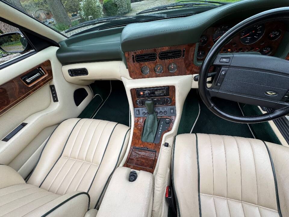 Image 28/30 of Aston Martin Virage Volante (1993)
