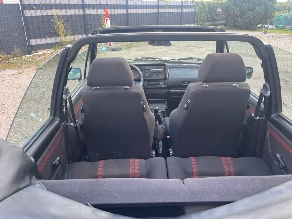 Image 63/78 de Volkswagen Golf Mk I Convertible 1.8 (1989)