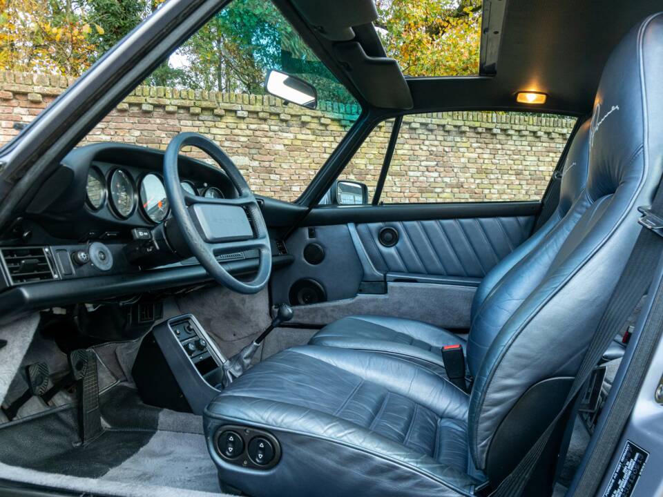 Immagine 12/50 di Porsche 911 Carrera 3.2 "25 years 911" (1988)