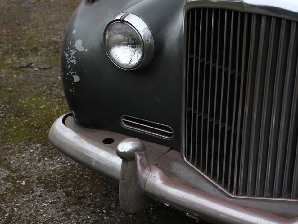 Image 46/50 of Bentley S 1 (1956)