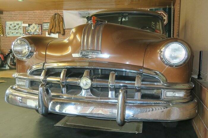 Image 3/7 of Pontiac Chieftain 8 (1950)