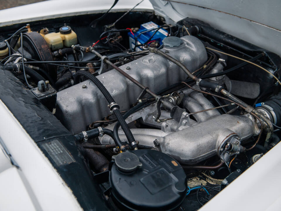 Image 34/36 of Mercedes-Benz 230 SL (1965)