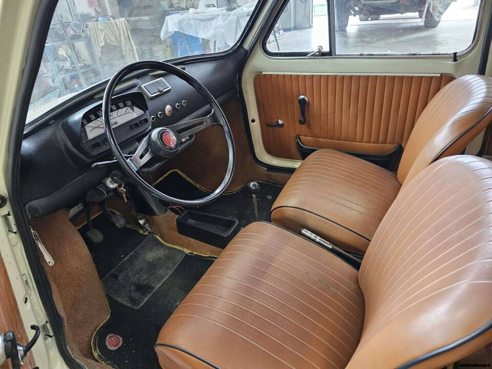 Image 16/43 of FIAT 500 L (1972)