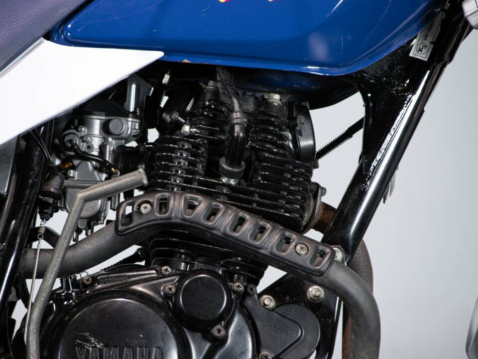 Bild 38/50 von Yamaha DUMMY (1995)