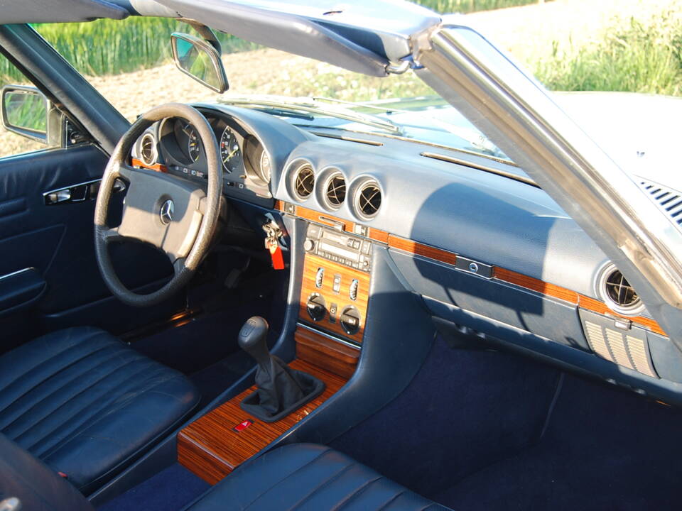 Image 60/87 of Mercedes-Benz 280 SL (1982)