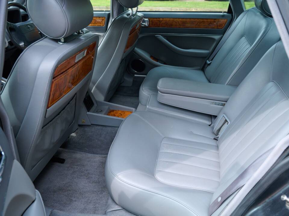 Afbeelding 36/50 van Jaguar XJ12 6.0 (1994)