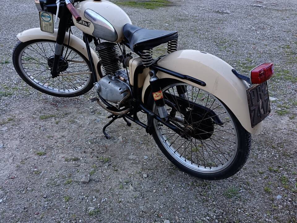 Imagen 4/6 de Laverda 75 Sport (1953)