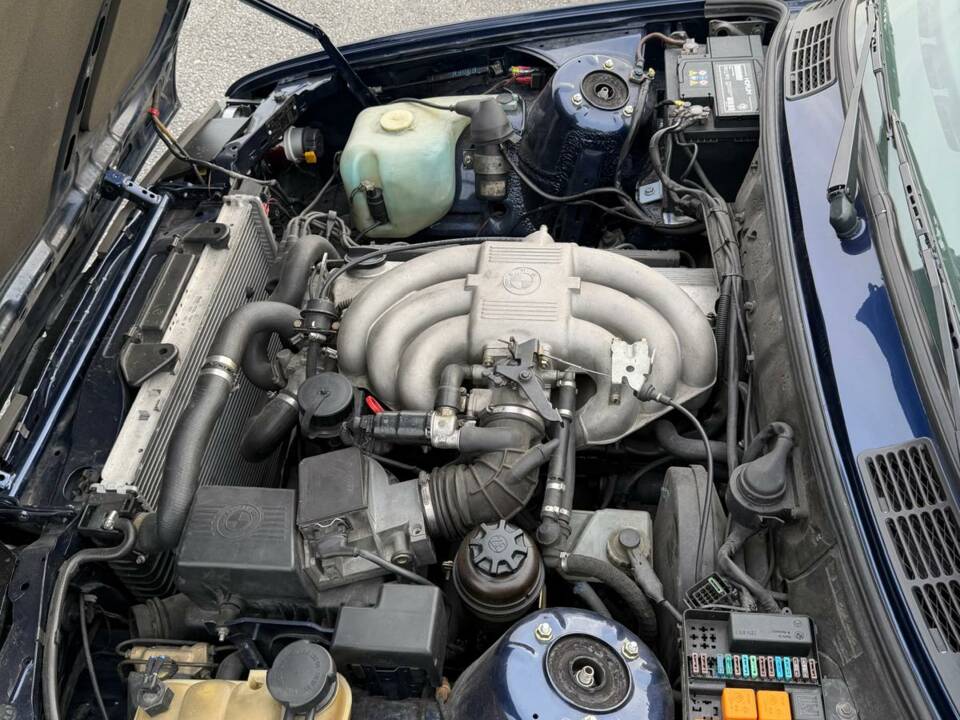 Bild 24/55 von BMW 320i (1991)