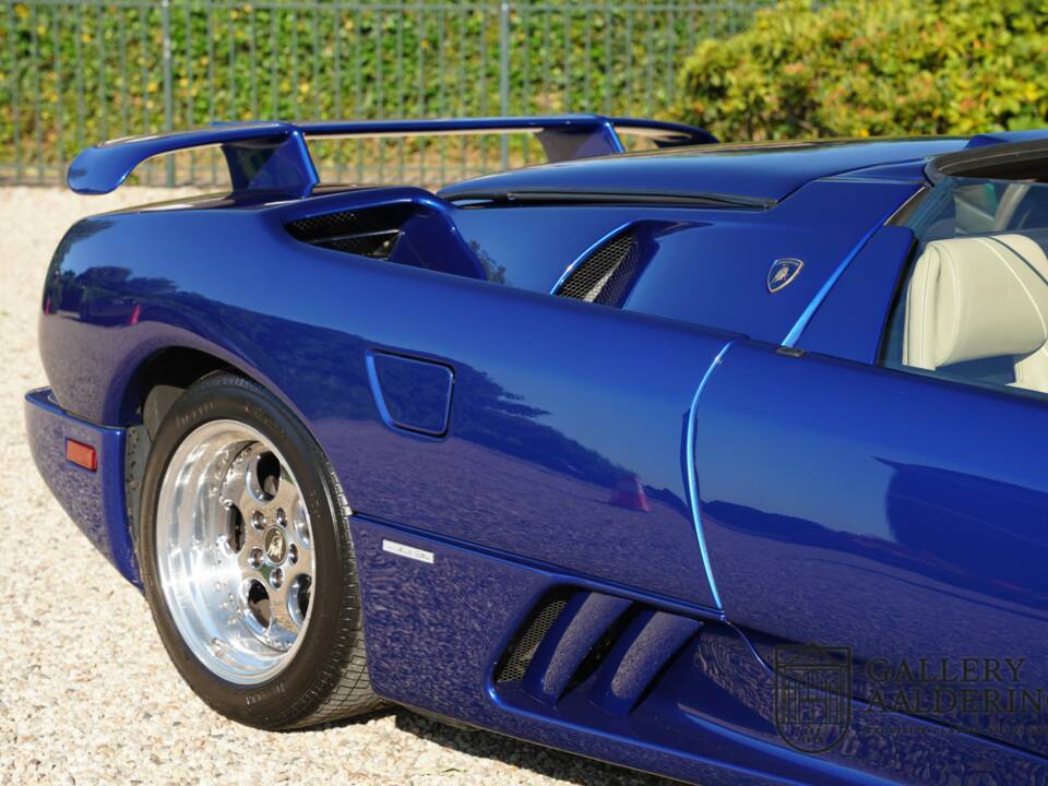 Obraz 50/50 pojazdu Lamborghini Diablo VT Roadster (1996)