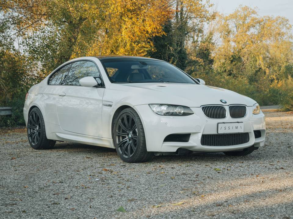 Image 3/70 of BMW M3 (2009)