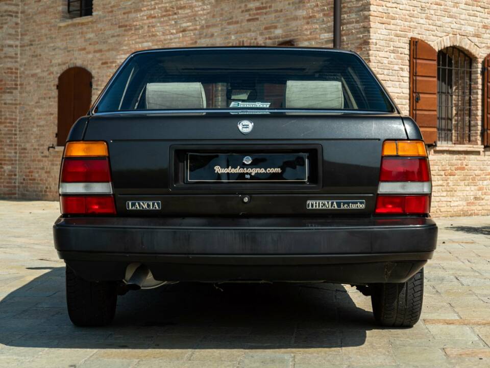 Image 8/50 of Lancia Thema I.E. Turbo (1986)