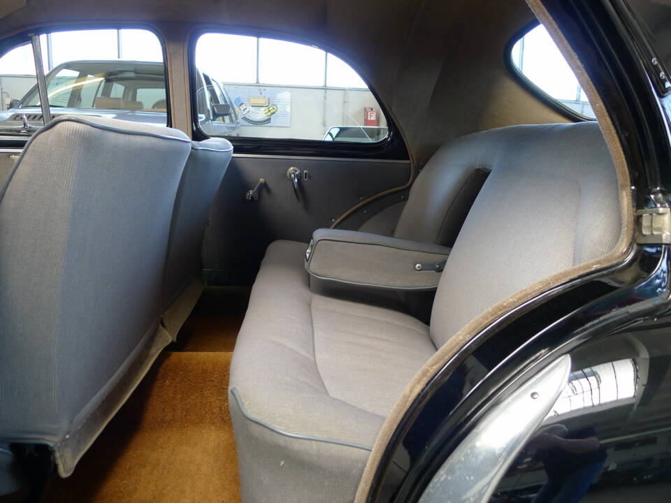 Bild 42/50 von Peugeot 203 C (1955)