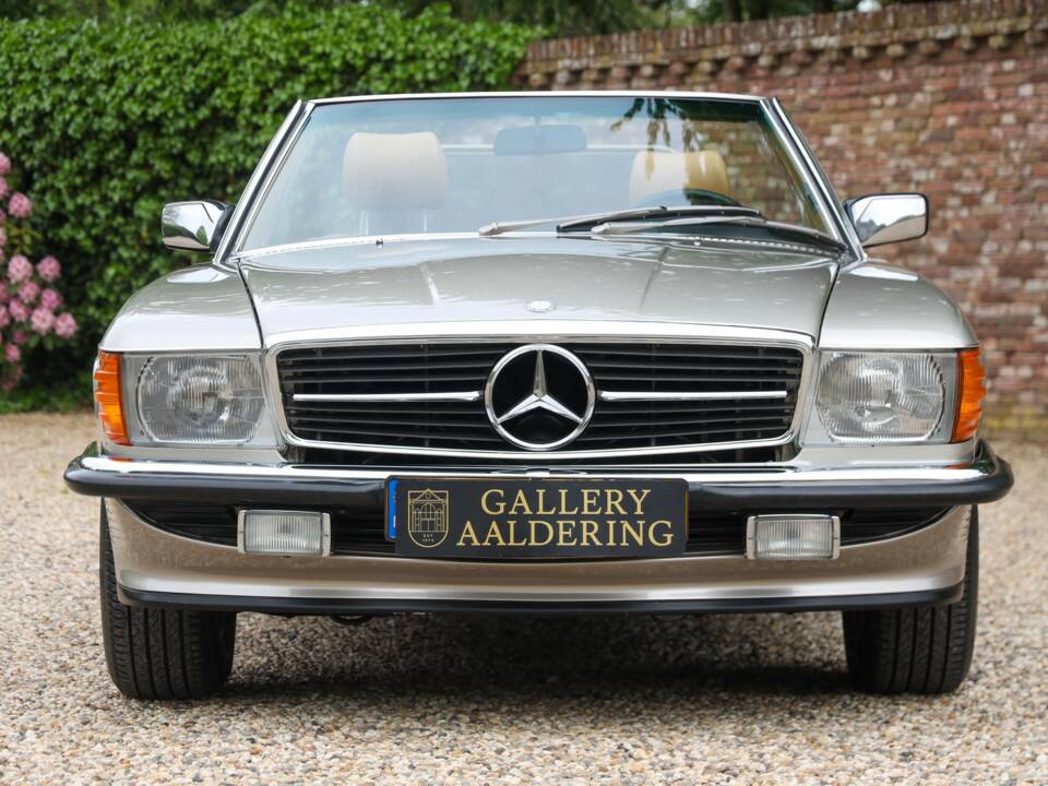 Image 38/50 de Mercedes-Benz 560 SL (1988)