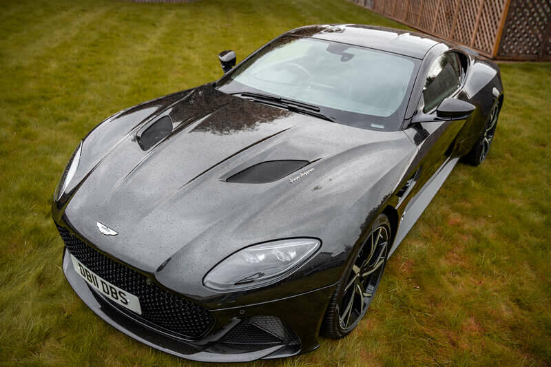 Image 6/27 of Aston Martin DBS Superleggera (2021)