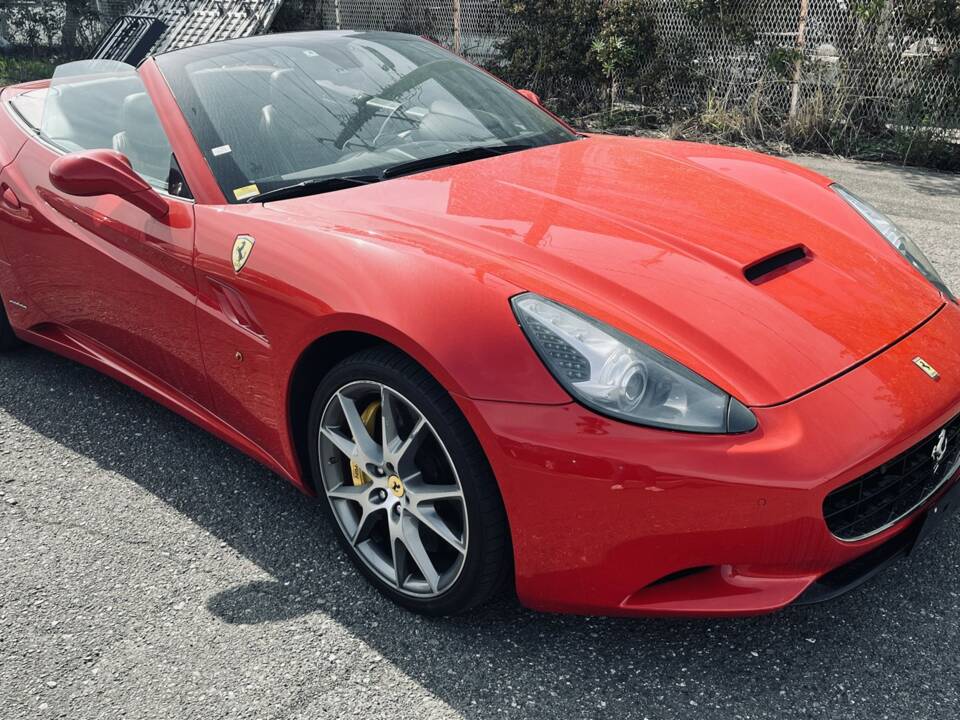 Image 6/49 of Ferrari California 30 (2013)