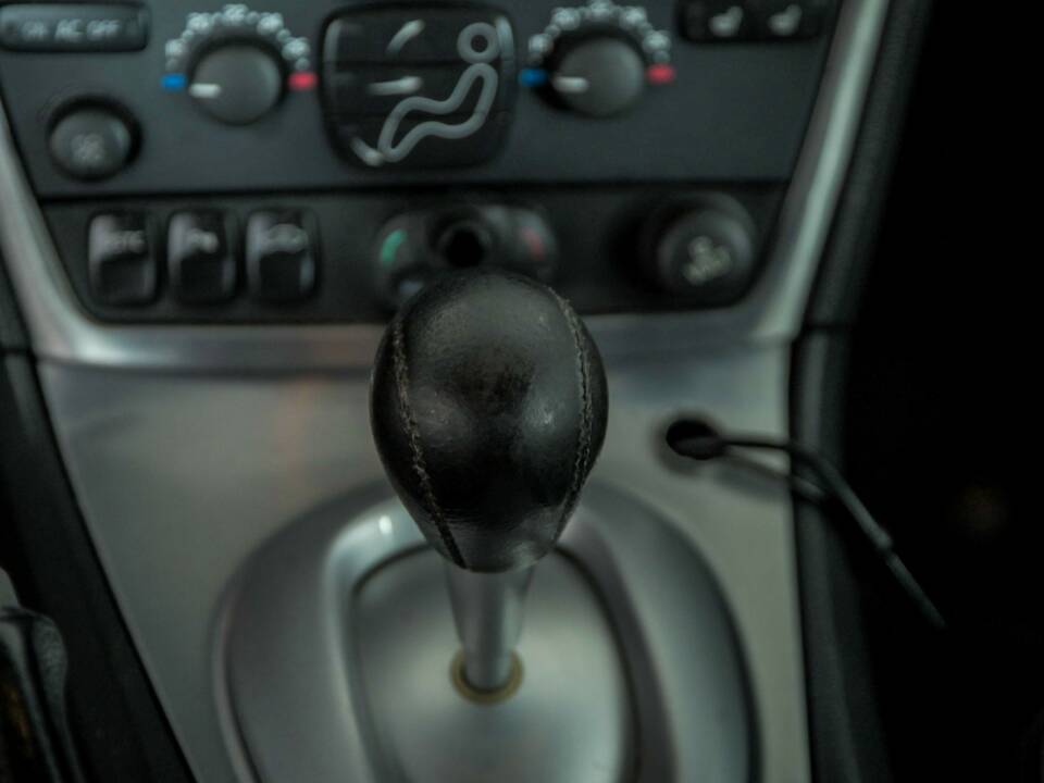 Bild 26/48 von Volvo V 70 2.4 (2006)