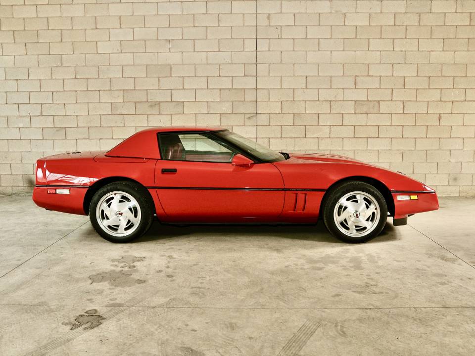 Image 3/32 of Chevrolet Corvette Convertible (1988)