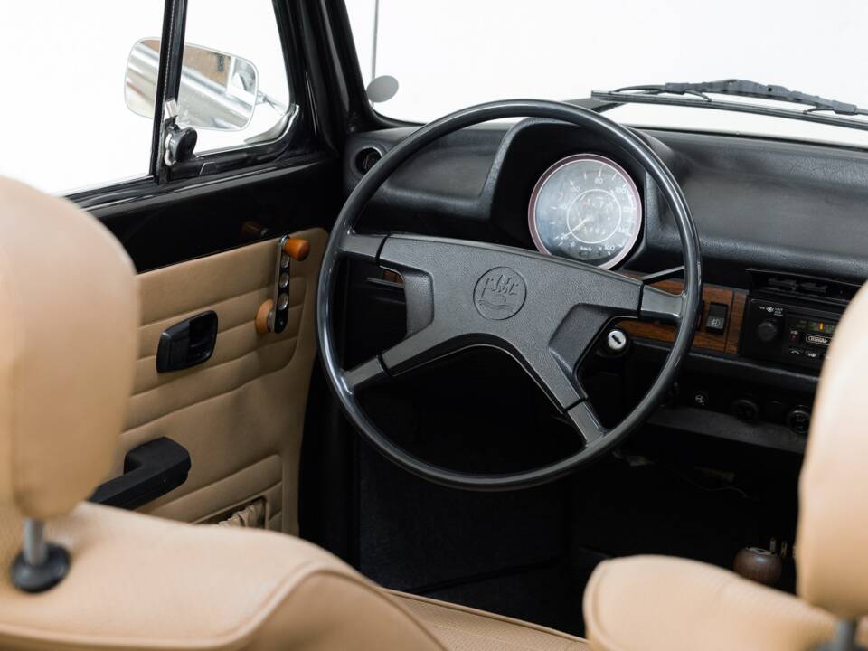 Bild 9/32 von Volkswagen Käfer 1303 LS (1978)