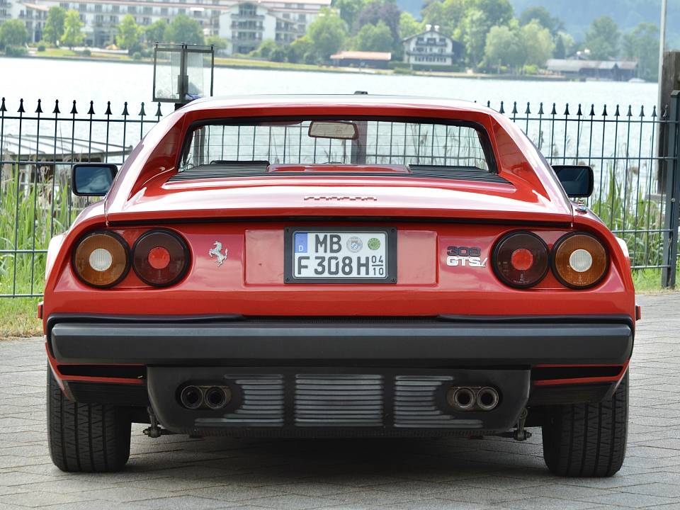 Image 3/43 of Ferrari 308 GTSi (US) (1981)
